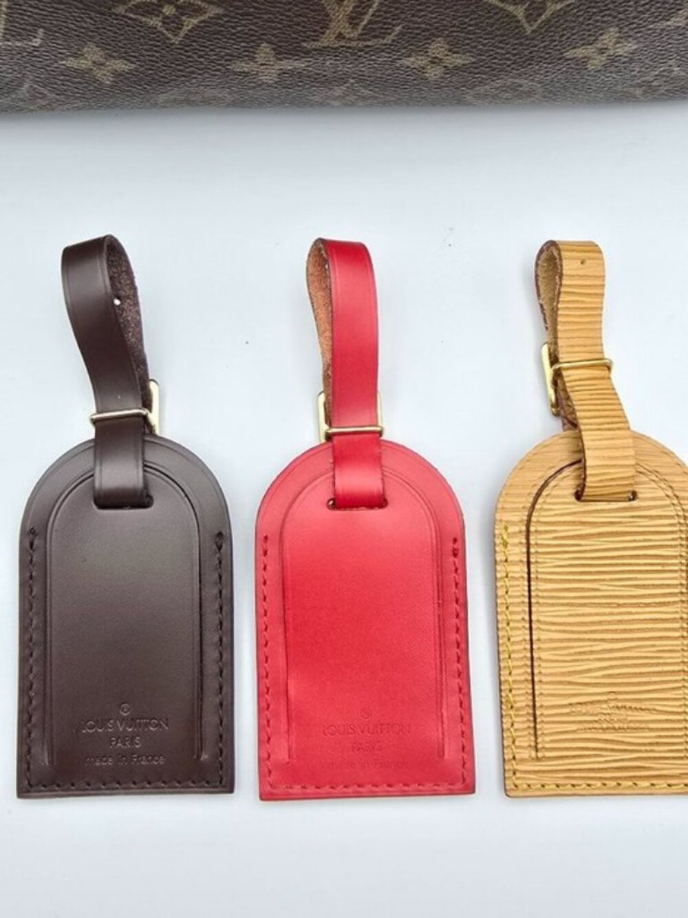 Authentic 1 Louis Vuitton Brown Leather Luggage Tag – Excellent Condition - Picture 2 of 5